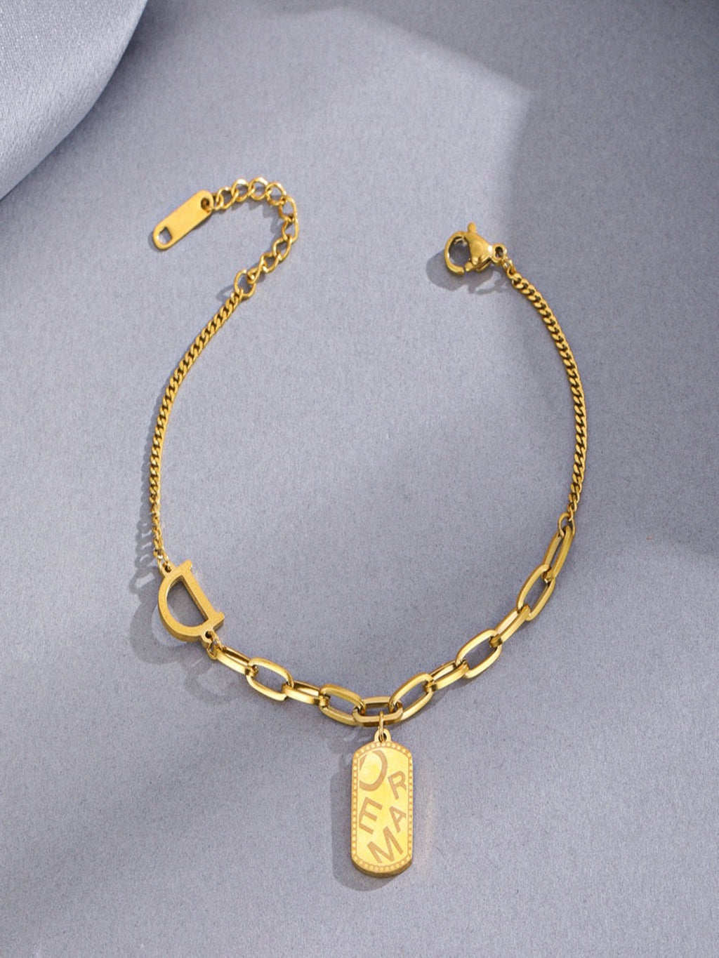 Letter D Tag Bracelet – Custom Jewelry Design Draft